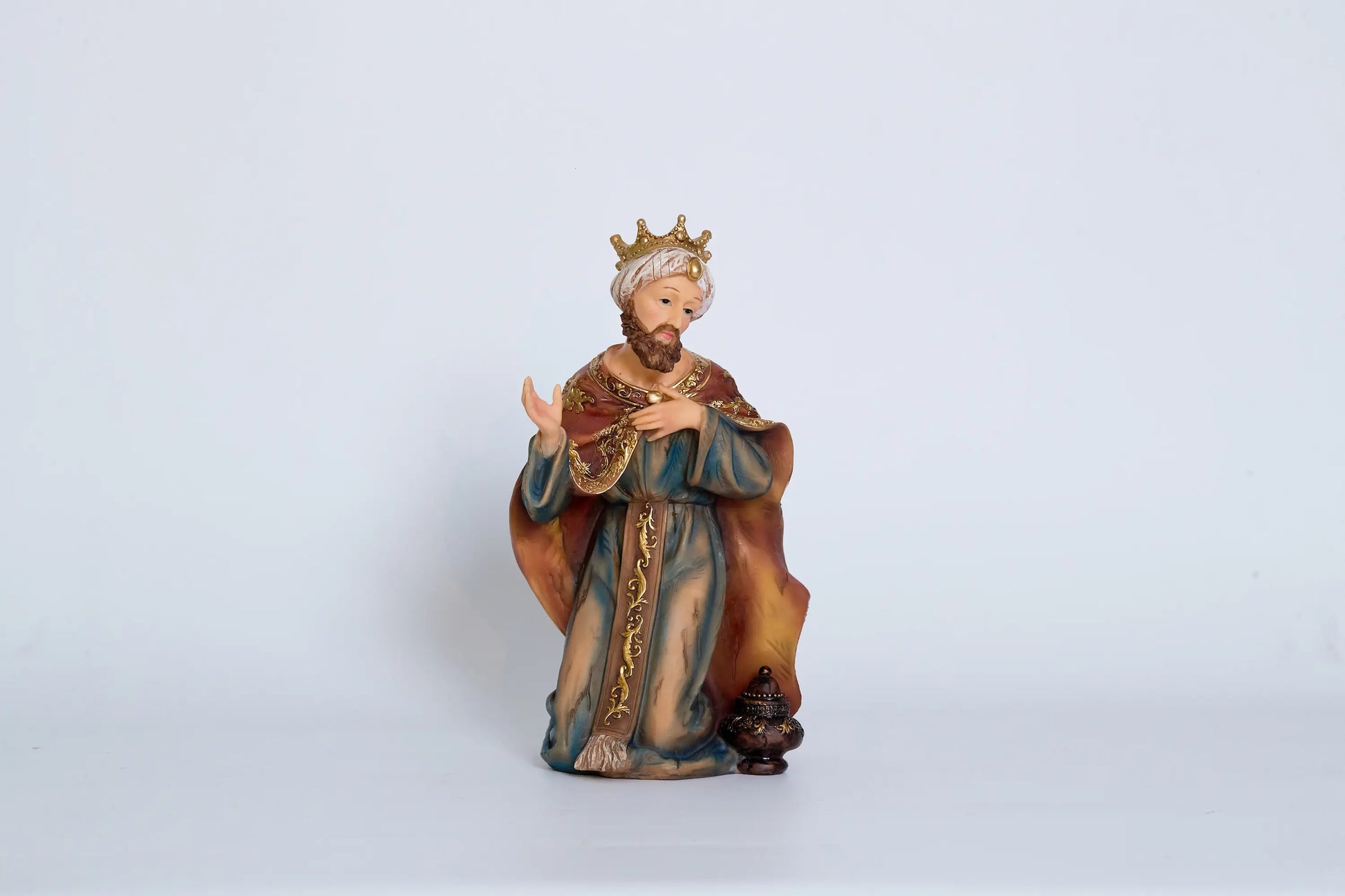 King Caspar Statue – Kneeling Wise Man figurine with crown and gift, hand raised in blessing, traditional Three Kings religious statue
