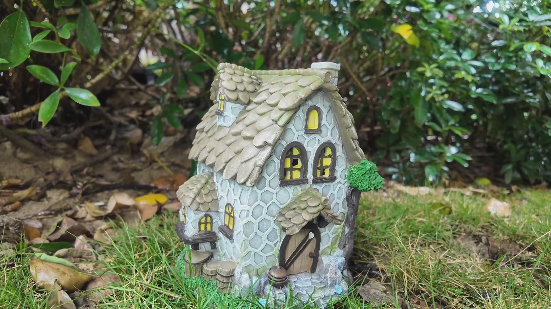 Video of Solar Garden House Statue Garden Light