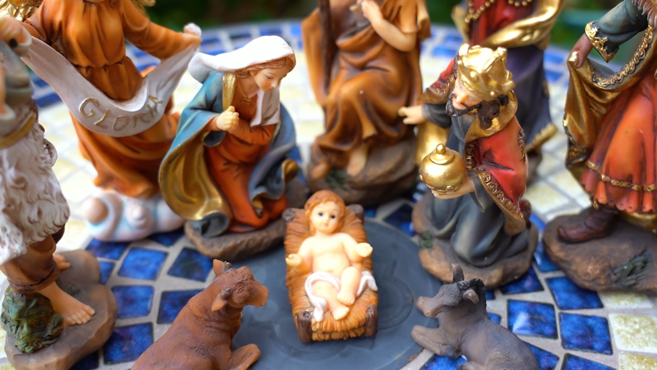 Zayton Nativity Scene Set Baby Jesus Manger Christmas Crib Figurines Miniatures Ornament Church Statue Xmas Gift Home Decoration