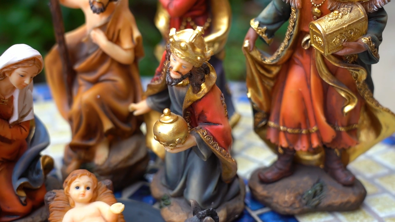 Zayton Nativity Scene Set Baby Jesus Manger Christmas Crib Figurines Miniatures Ornament Church Statue Xmas Gift Home Decoration